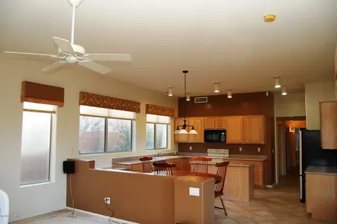 4630 E Robin Ln, Phoenix, AZ 85050 photo 5