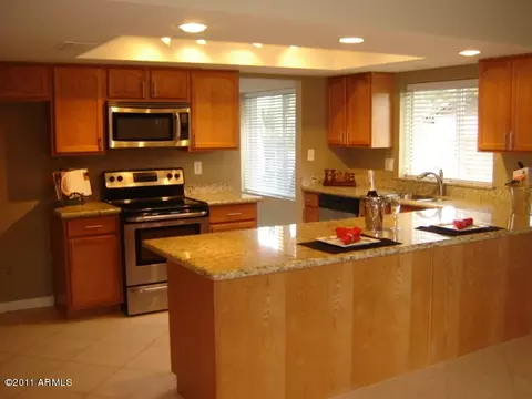 4223 E Desert View Dr, Phoenix, AZ 85044 photo 9