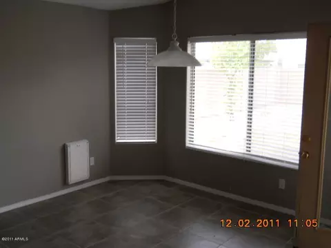 734 E Iris Dr, Gilbert, AZ 85296 photo 5