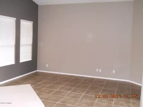 734 E Iris Dr, Gilbert, AZ 85296 photo 2