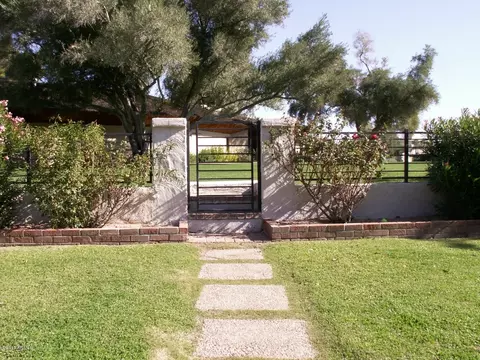 9201 N Arroya Vista Dr W, Phoenix, AZ 85028 photo 11