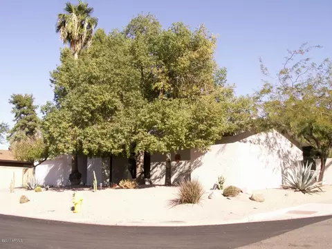 9201 N Arroya Vista Dr W, Phoenix, AZ 85028 photo 2