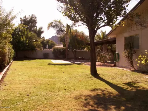 9201 N Arroya Vista Dr W, Phoenix, AZ 85028 photo 12