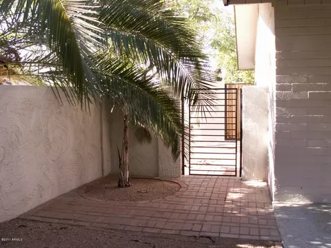 9201 N Arroya Vista Dr W, Phoenix, AZ 85028 photo 4