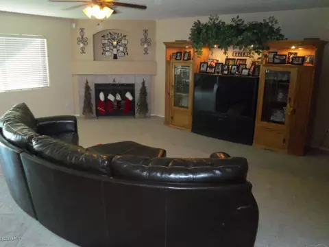 2047 E Ruby Ln, Phoenix, AZ 85024 photo 3