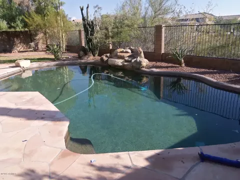 2047 E Ruby Ln, Phoenix, AZ 85024 photo 2