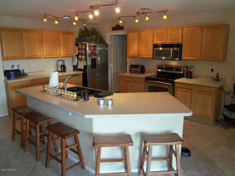 2047 E Ruby Ln, Phoenix, AZ 85024 photo 4