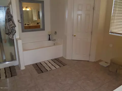 2047 E Ruby Ln, Phoenix, AZ 85024 photo 11