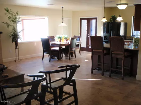 2530 E Oak St, Phoenix, AZ 85008 photo 9