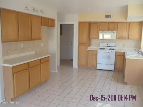 3226 E Behrend Dr, Phoenix, AZ 85050 photo 7