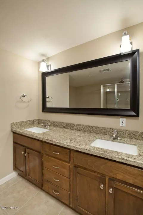 4911 E Piccadilly Rd, Phoenix, AZ 85018 photo 12