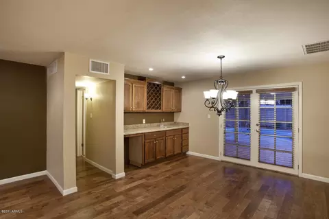 4911 E Piccadilly Rd, Phoenix, AZ 85018 photo 7