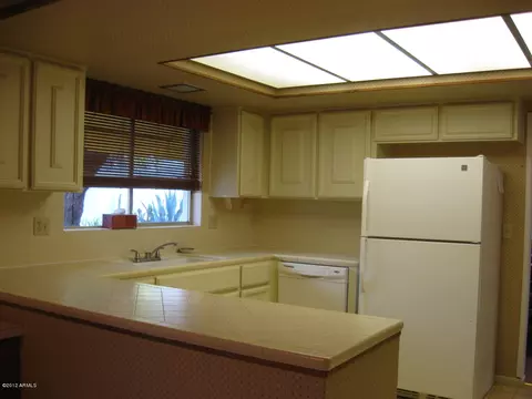 105 E Calavar Rd, Phoenix, AZ 85022 photo 5