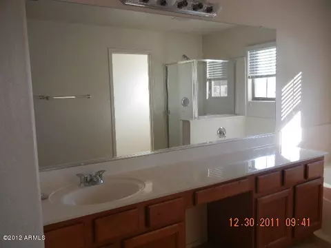 1696 S Falcon Dr, Gilbert, AZ 85295 photo 8