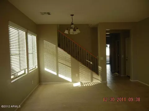 1696 S Falcon Dr, Gilbert, AZ 85295 photo 2