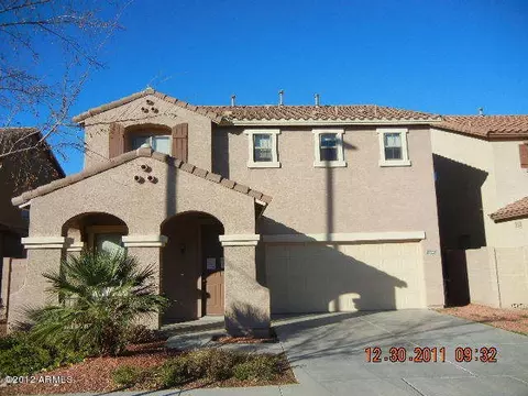 1696 S Falcon Dr, Gilbert, AZ 85295 photo 1