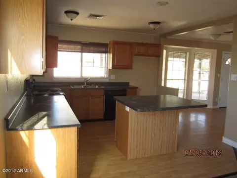 906 E Huber St, Mesa, AZ 85203 photo 2