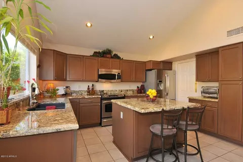 2844 E Calavar Rd, Phoenix, AZ 85032 photo 8