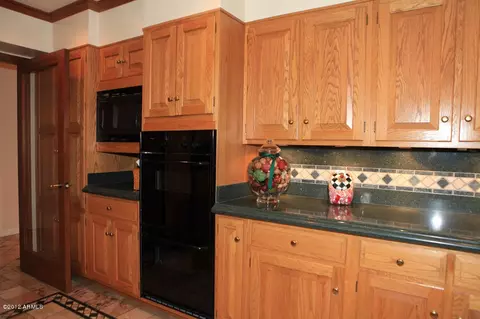4659 E Rockridge Rd, Phoenix, AZ 85018 photo 9