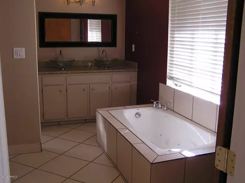2917 E Avalon Dr, Phoenix, AZ 85016 photo 6