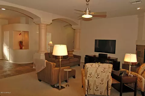 4518 E Robin Ln, Phoenix, AZ 85050 photo 9