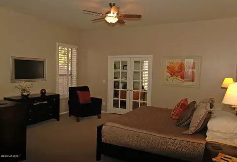 4518 E Robin Ln, Phoenix, AZ 85050 photo 5