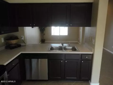 1747 E Robin Ln, Gilbert, AZ 85296 photo 4