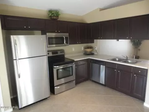 1747 E Robin Ln, Gilbert, AZ 85296 photo 2