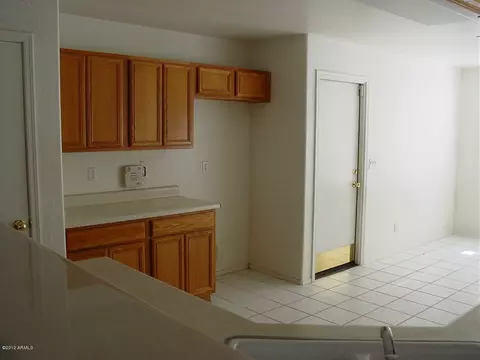 582 W Rosal Dr, Apache Junction, AZ 85120 photo 4