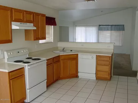 582 W Rosal Dr, Apache Junction, AZ 85120 photo 5
