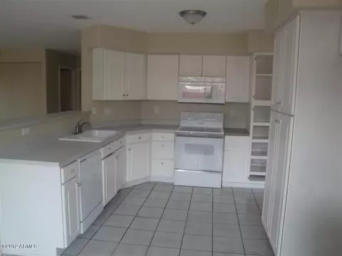 4237 E Raven Rd, Phoenix, AZ 85044 photo 4