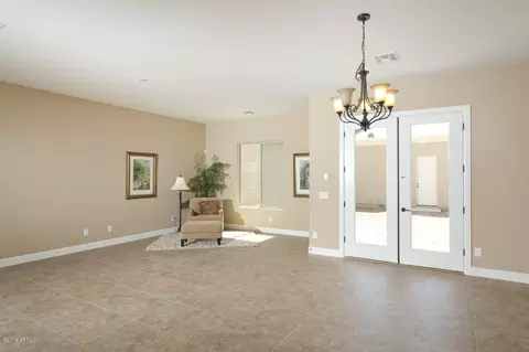 323 W Herro Ln, Phoenix, AZ 85013 photo 5