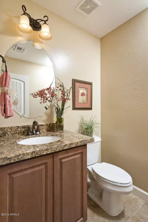 323 W Herro Ln, Phoenix, AZ 85013 photo 7