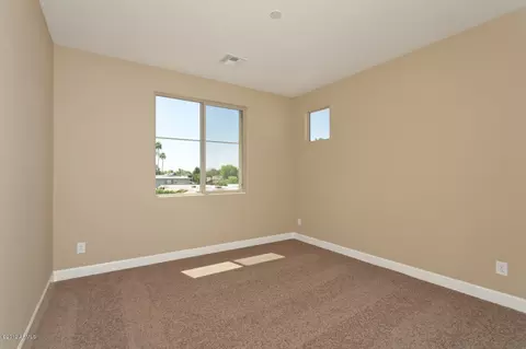 323 W Herro Ln, Phoenix, AZ 85013 photo 11