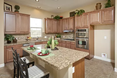 323 W Herro Ln, Phoenix, AZ 85013 photo 3