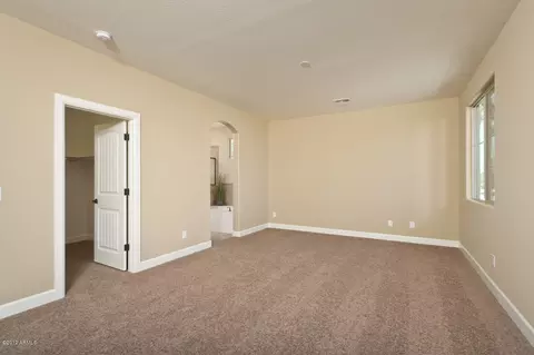 323 W Herro Ln, Phoenix, AZ 85013 photo 8