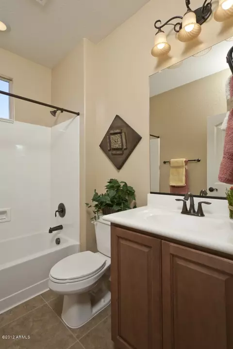 323 W Herro Ln, Phoenix, AZ 85013 photo 12