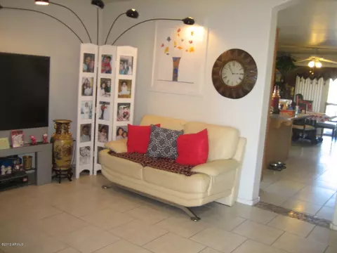 327 S 89th Pl, Mesa, AZ 85208 photo 2