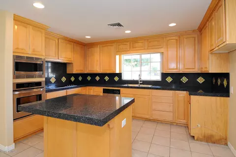 4248 E Cambridge Ave, Phoenix, AZ 85008 photo 3