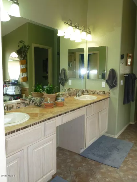 3860 E Kroll Dr, Gilbert, AZ 85234 photo 9