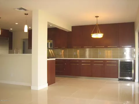 6016 E Linden Ln, Phoenix, AZ 85018 photo 8