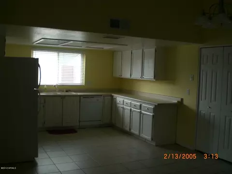 3153 E Capri Cir, Mesa, AZ 85204 photo 2