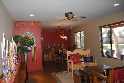 3829 E Piccadilly Rd, Phoenix, AZ 85018 photo 3
