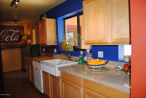 3829 E Piccadilly Rd, Phoenix, AZ 85018 photo 6