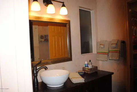 3829 E Piccadilly Rd, Phoenix, AZ 85018 photo 11