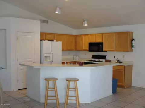 1071 E Washington Ave, Gilbert, AZ 85234 photo 3