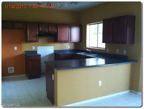 1105 E Wong Way, Phoenix, AZ 85040 photo 2