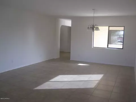 2753 E Corona Ave, Phoenix, AZ 85040 photo 4