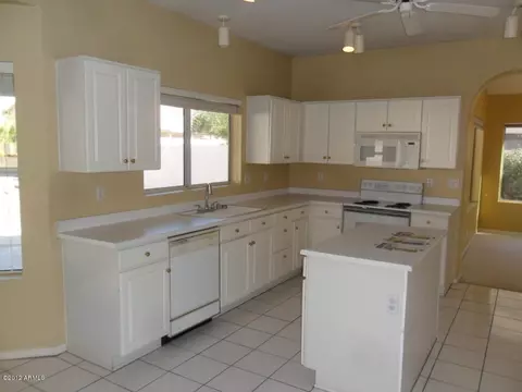 3634 E Cedarwood Ln, Phoenix, AZ 85048 photo 12