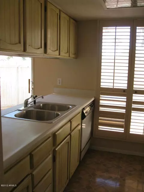 249 E Beck Ln, Phoenix, AZ 85022 photo 4